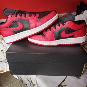 Nike Air Jordan 1 Low Reverse Bred Black Red